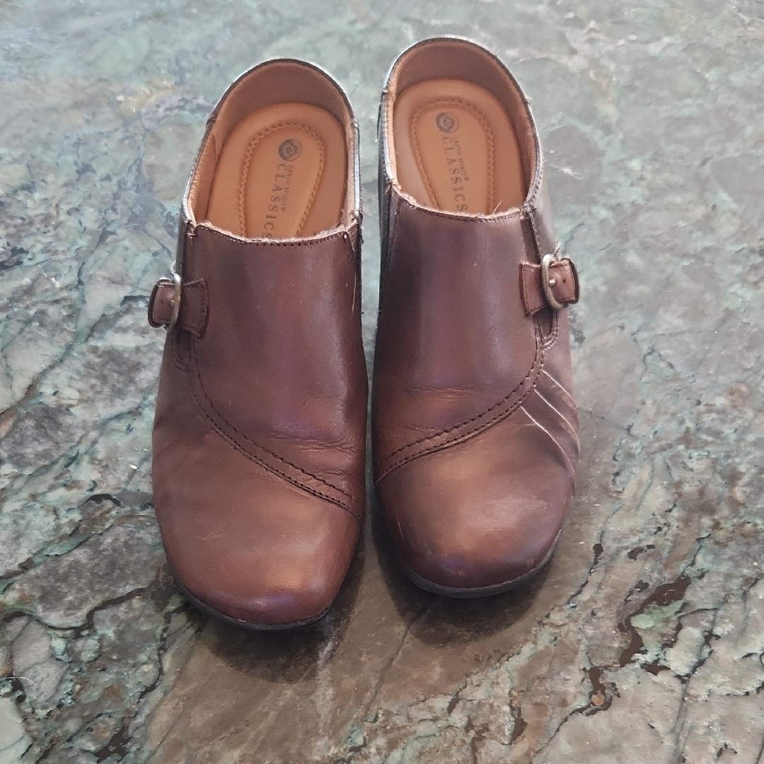 Earth Spirit Brown Leather Slip-On Mule With Buckle
